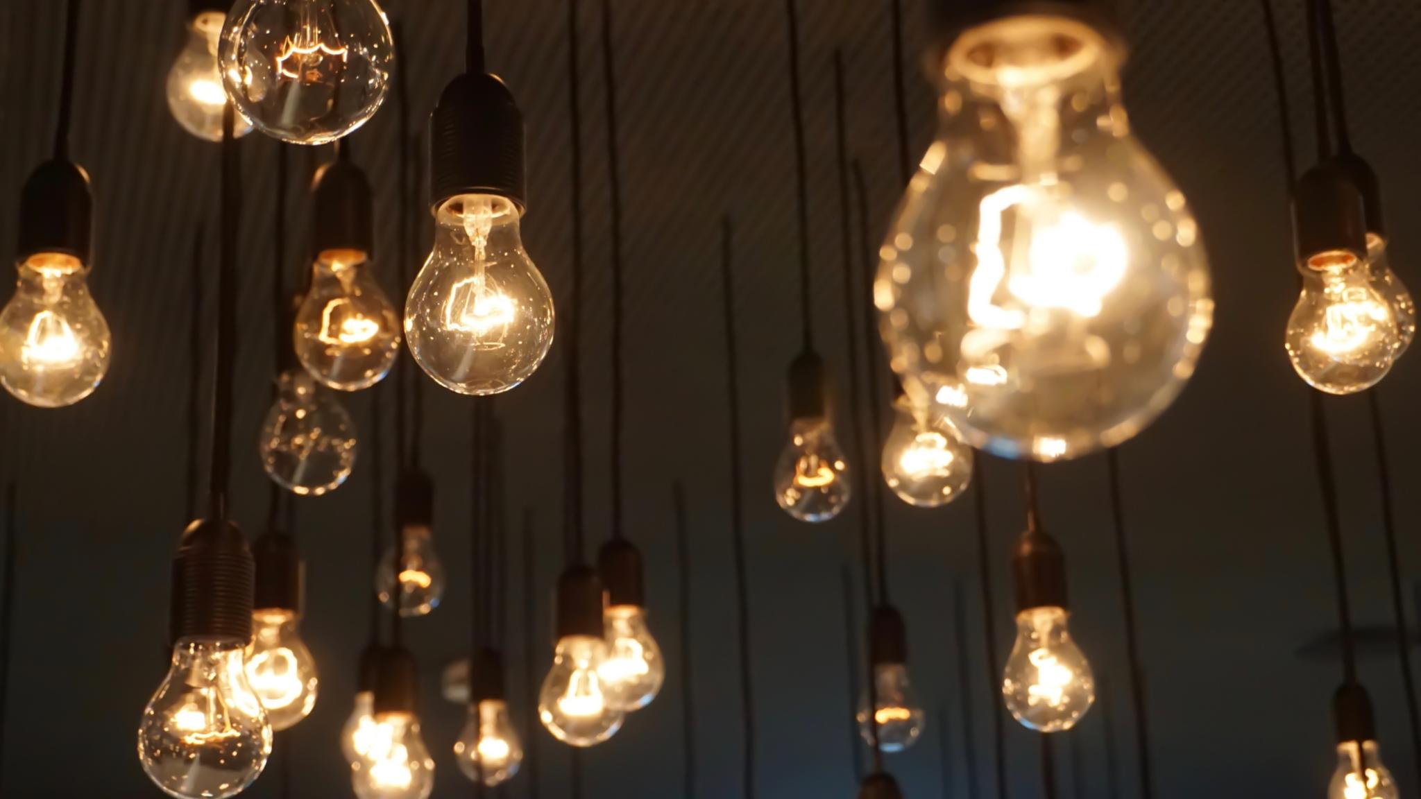 light-bulbs-3958844_by_Griesshammer_pixabay_pfarrbriefservice